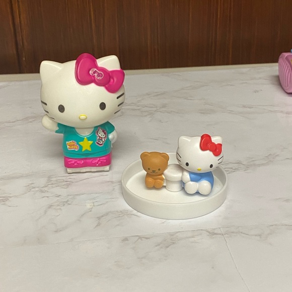 Hello Kitty Sanrio McDonalds Toy Spinning Cake Topper Sitting collection figures - Picture 12 of 13